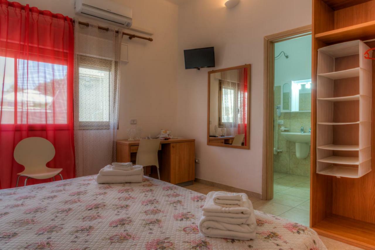 Aquarium Residence San Pietro in Bevagna Exterior photo